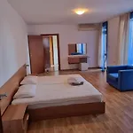 трёхкомнатная Apartment *