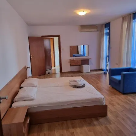 трёхкомнатная 아파트 *