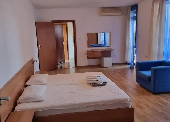 трёхкомнатная Apartament *